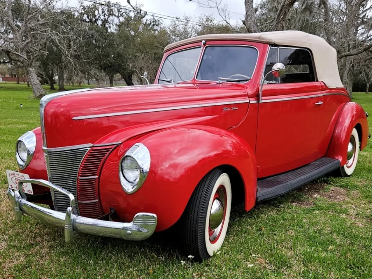 1940 Ford Deluxe Convertible - Thumbnail 2