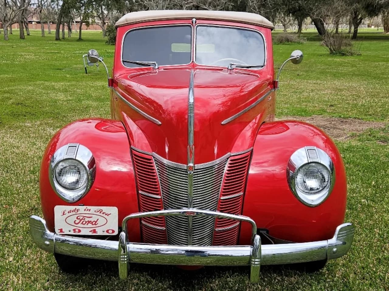 1940 Ford Deluxe Convertible - Thumbnail 3