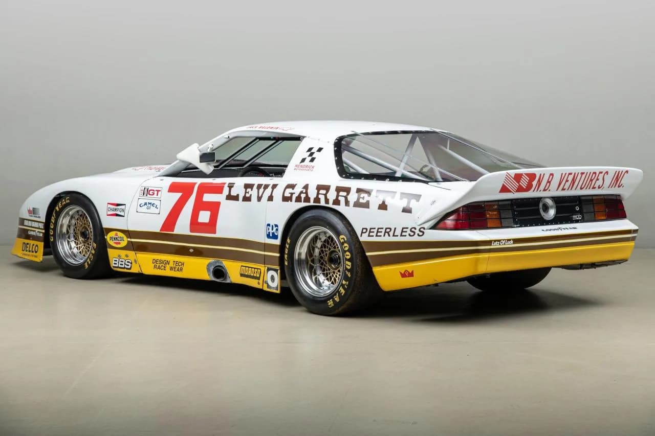 1986 Chevrolet Camaro IMSA - Thumbnail 4
