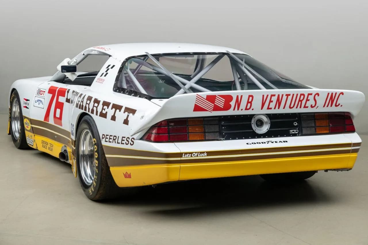 1986 Chevrolet Camaro IMSA - Thumbnail 5