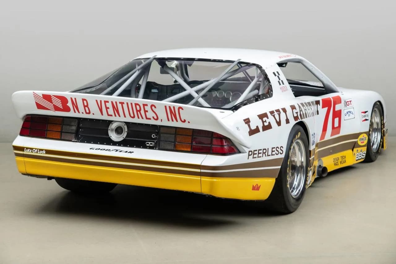 1986 Chevrolet Camaro IMSA - Thumbnail 8