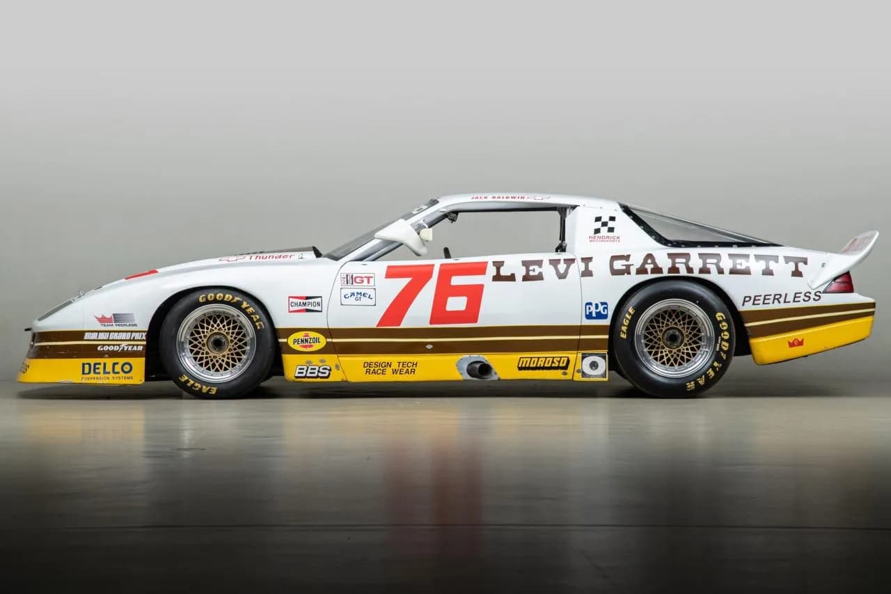 1986 Chevrolet Camaro IMSA - Thumbnail 3