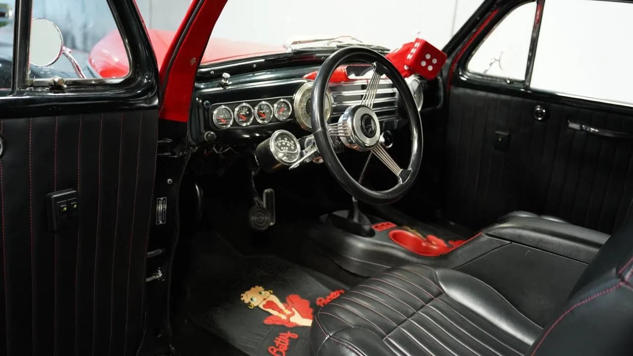1940 Lincoln Zephyr Restomod - Thumbnail 4