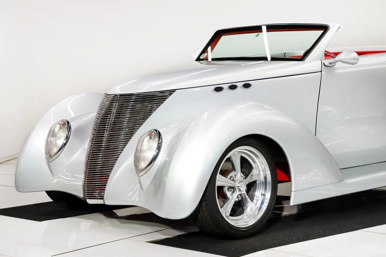 1937 Ford Roadster - Thumbnail 8