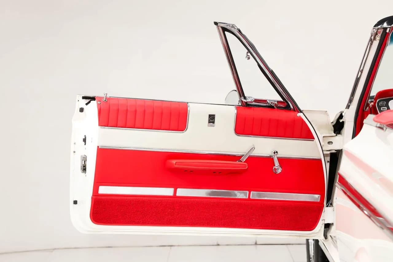 1963 Plymouth Sport Fury - Thumbnail 6