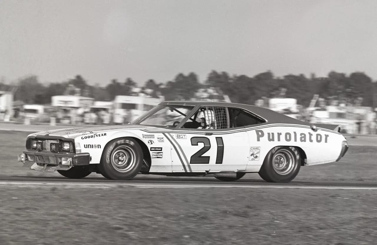 1975 Ford Torino IMSA/NASCAR - Thumbnail 6