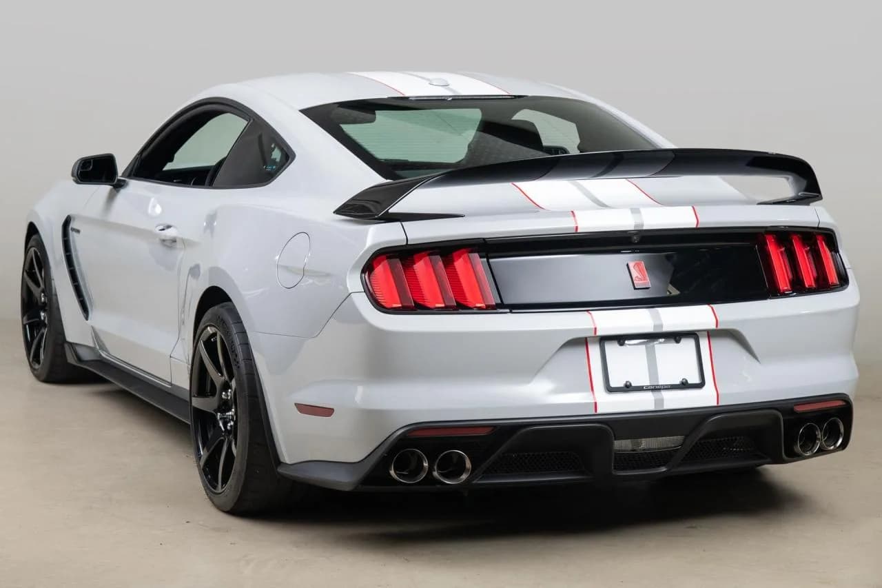 2015 Ford Mustang Shelby GT350R - Thumbnail 4