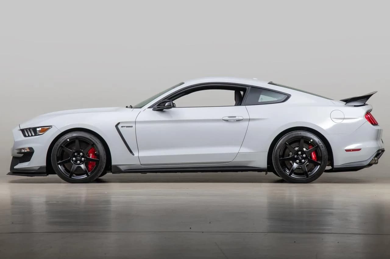 2015 Ford Mustang Shelby GT350R - Thumbnail 2