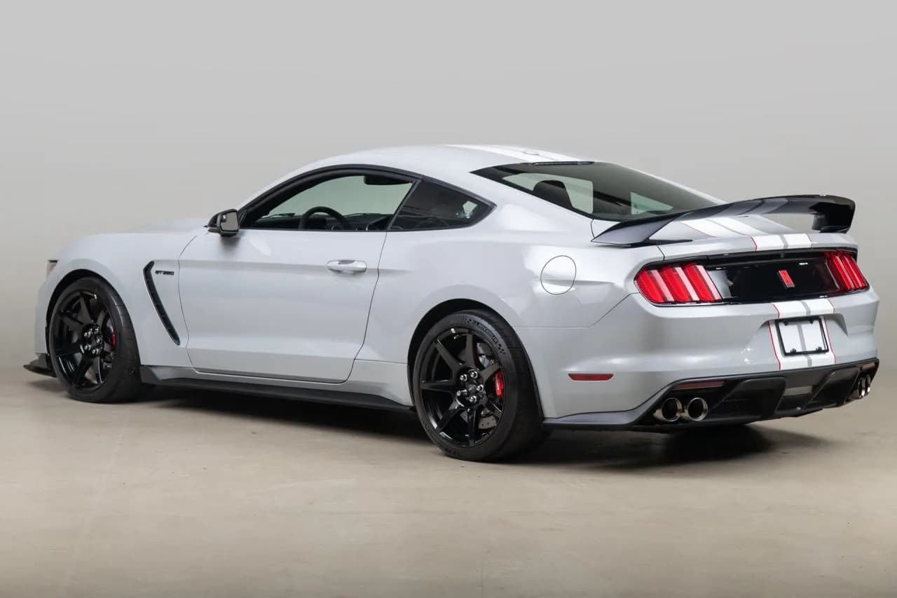 2015 Ford Mustang Shelby GT350R - Thumbnail 3
