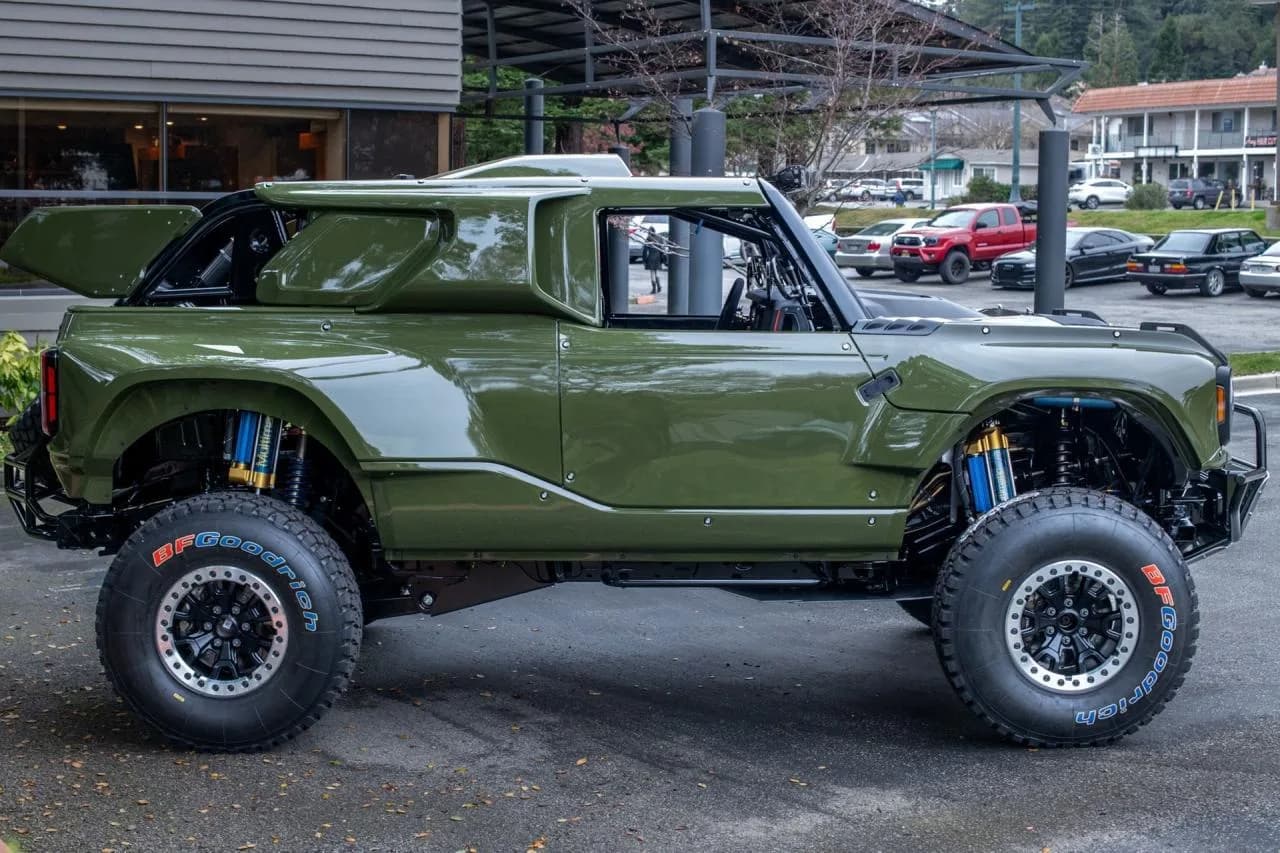 2023 Ford Bronco DR "Desert Racer" - Thumbnail 6