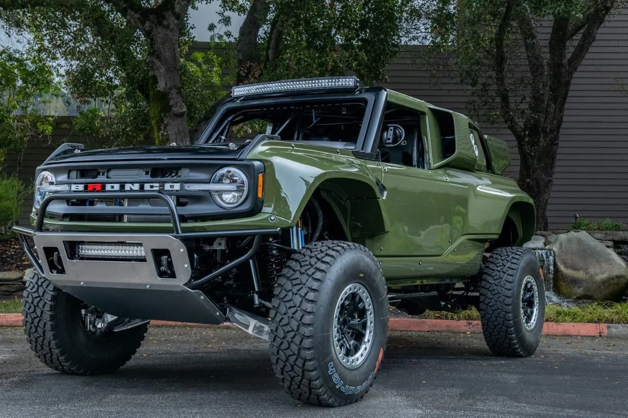 2023 Ford Bronco DR "Desert Racer" - Thumbnail 2