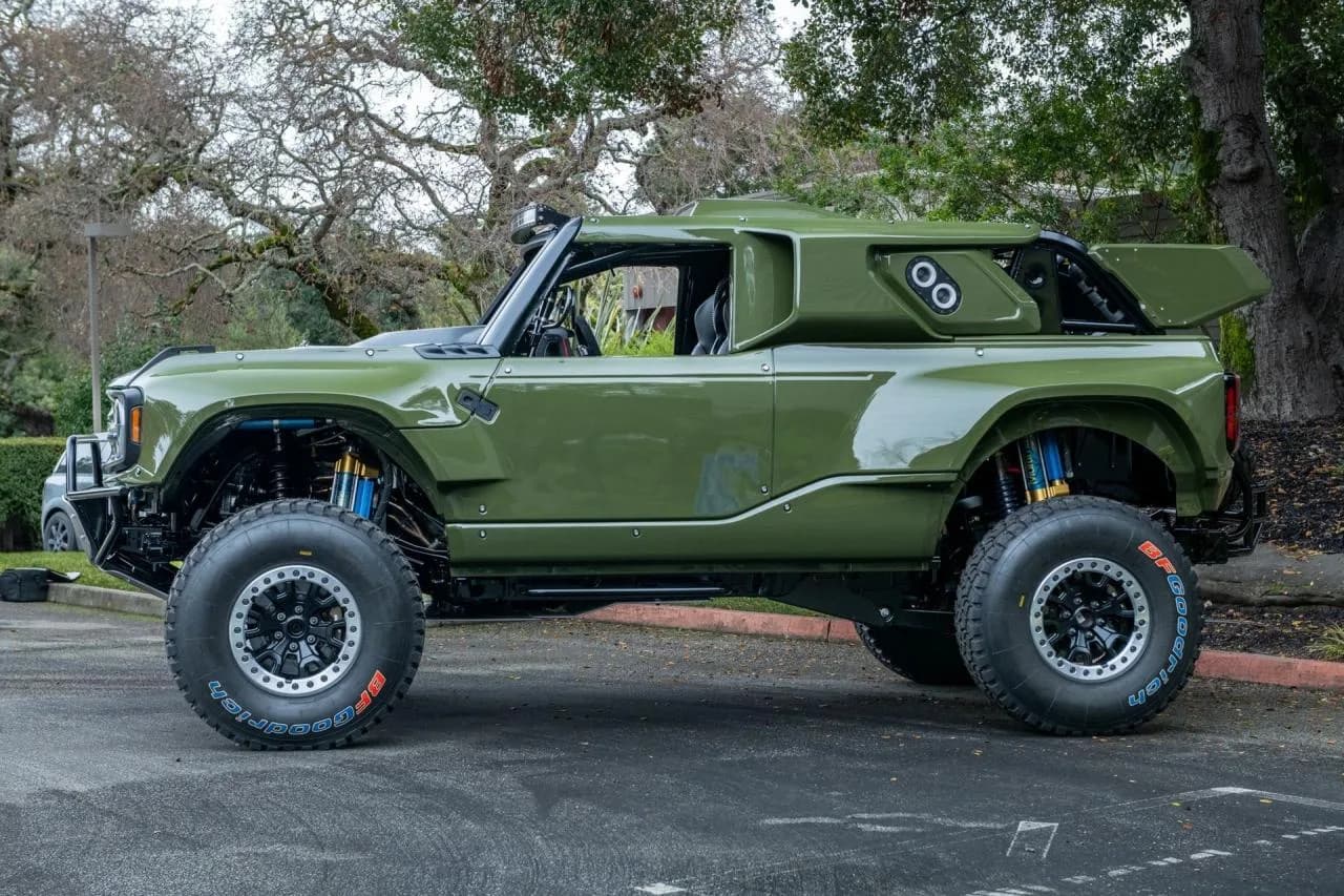 2023 Ford Bronco DR "Desert Racer" - Thumbnail 3