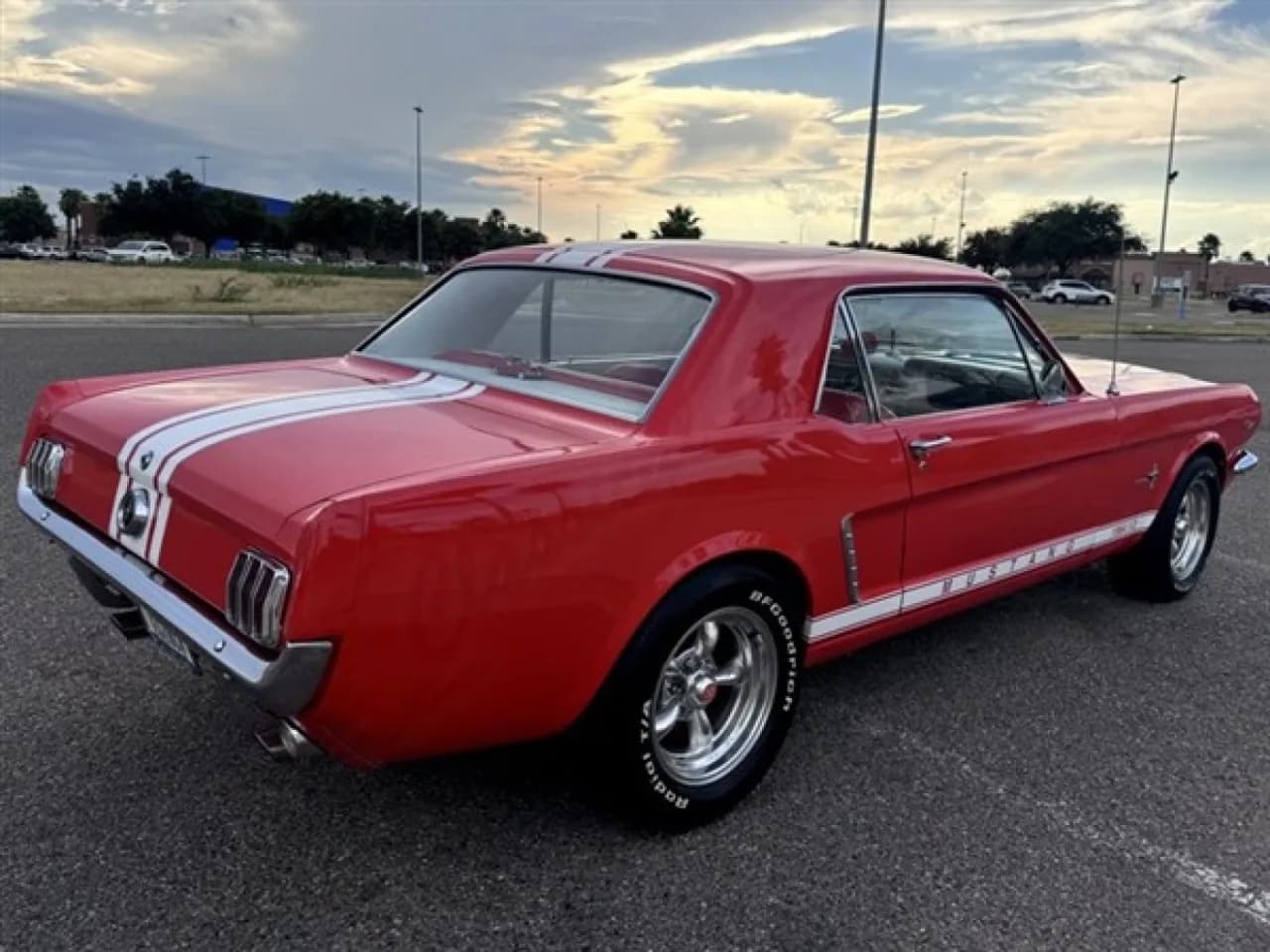 1964 Ford Mustang - Thumbnail 4