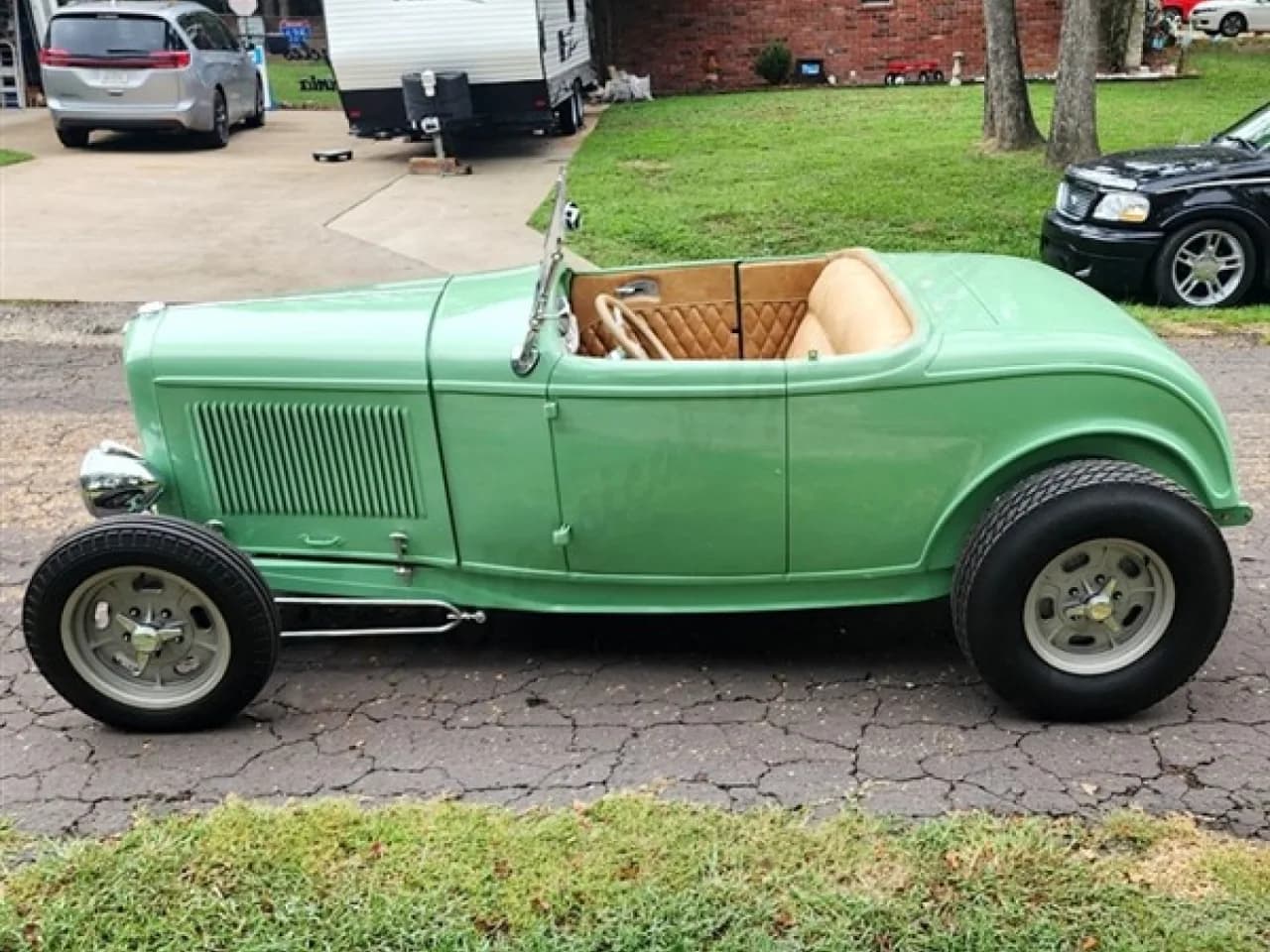 1932 Ford Roadster - Thumbnail 5