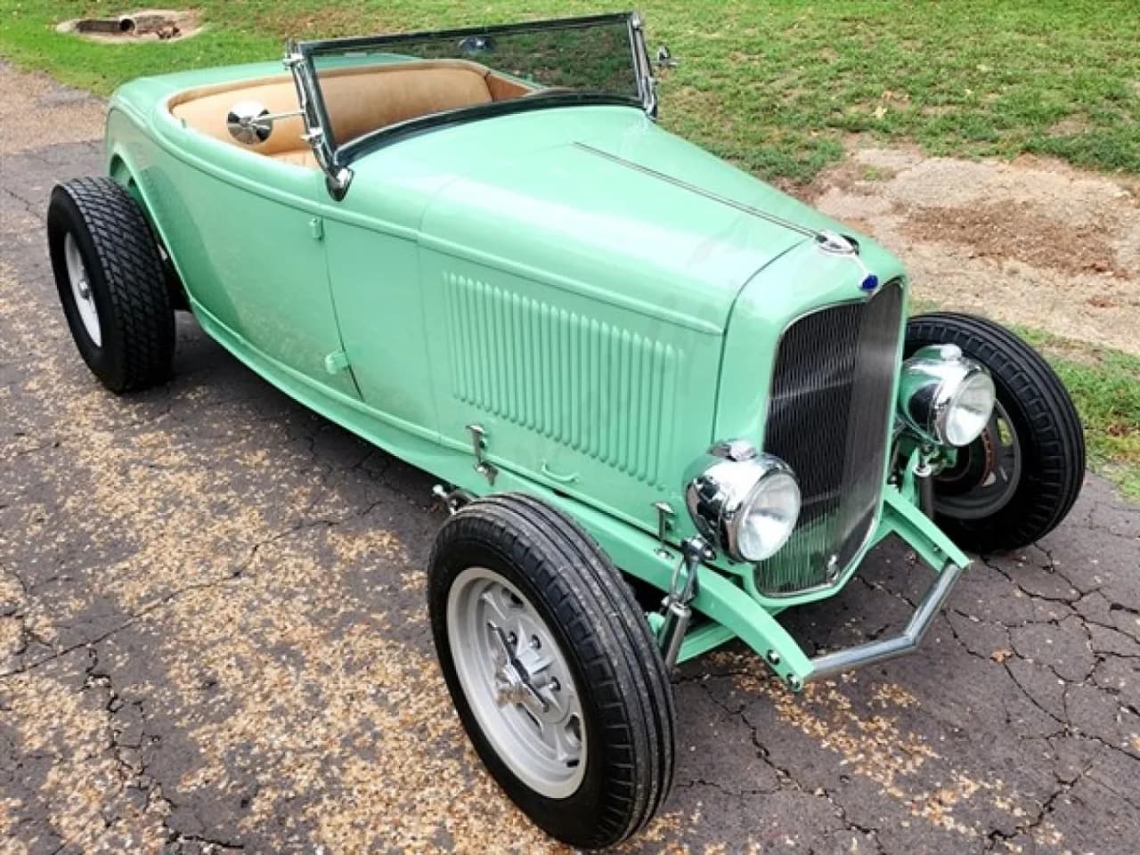 1932 Ford Roadster - Thumbnail 7