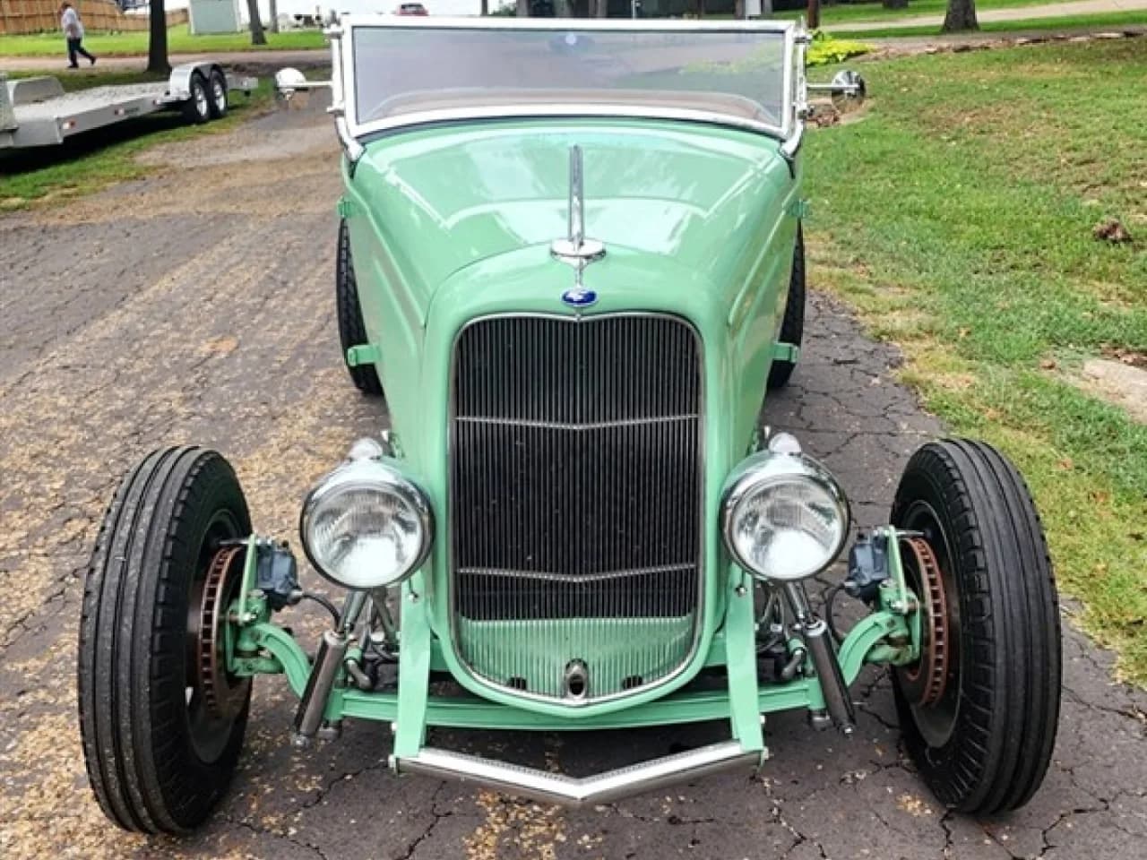 1932 Ford Roadster - Thumbnail 2