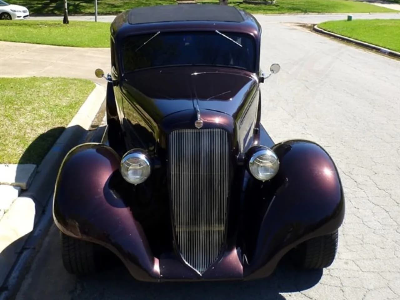1935 Graham 73 Sedan - Thumbnail 2