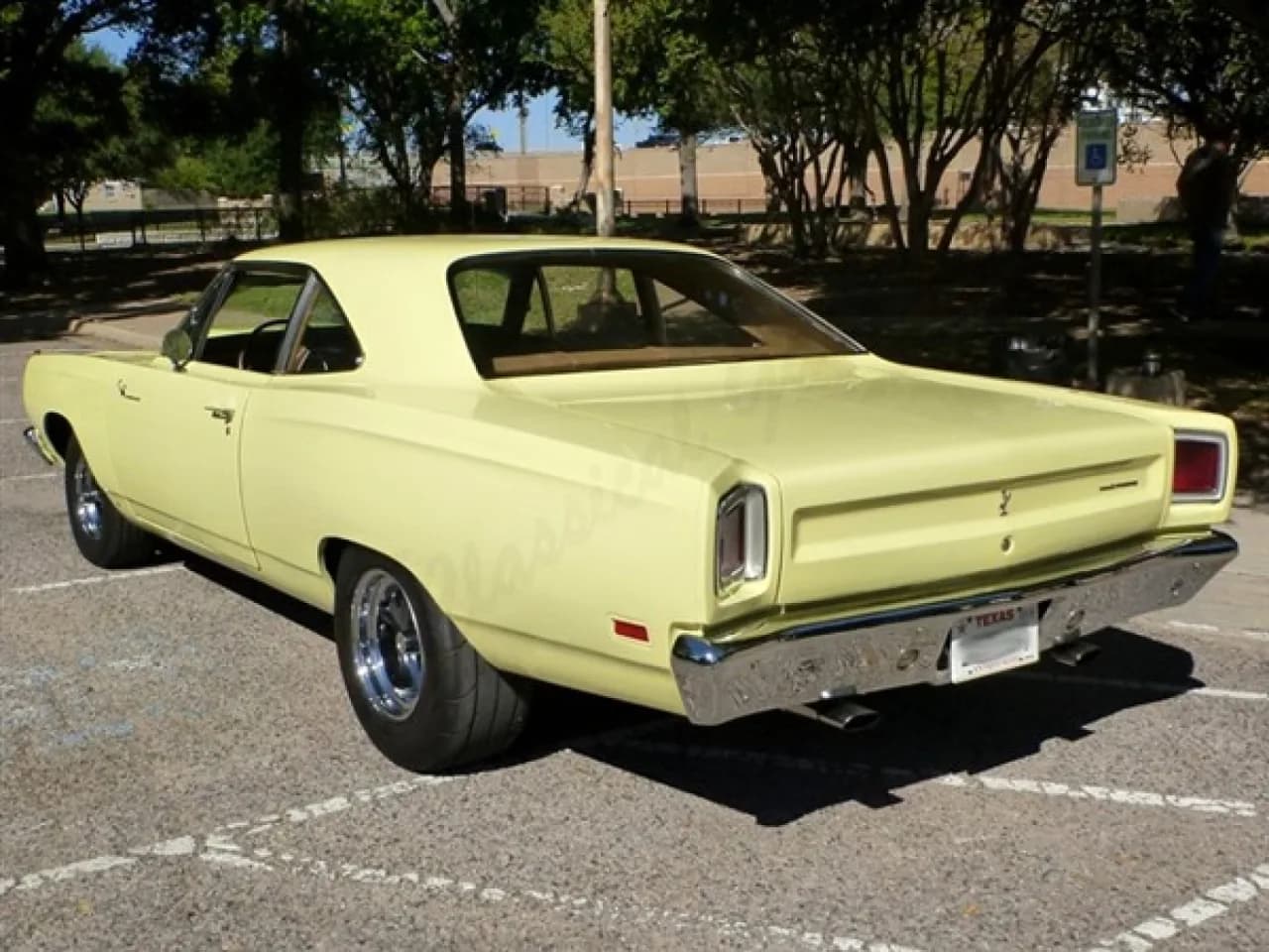 1969 Plymouth Road Runner - Thumbnail 4
