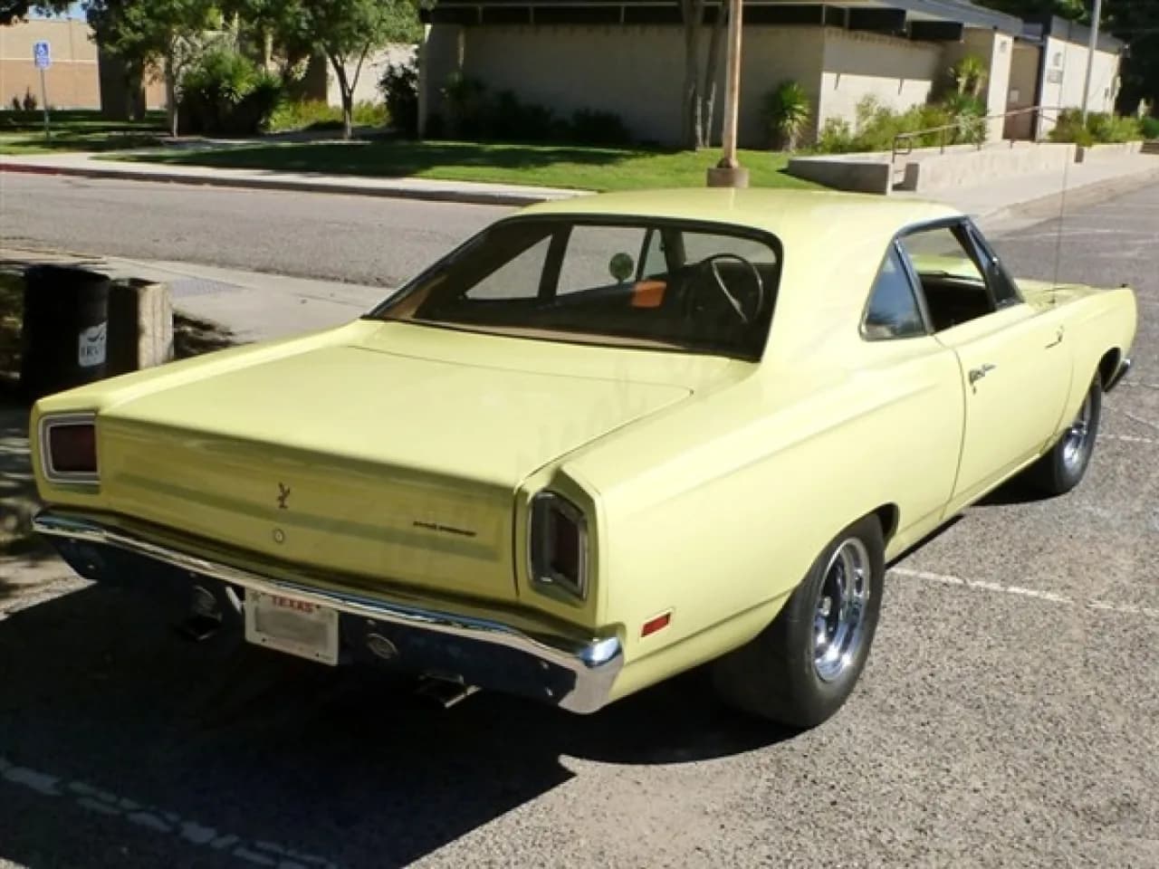 1969 Plymouth Road Runner - Thumbnail 5