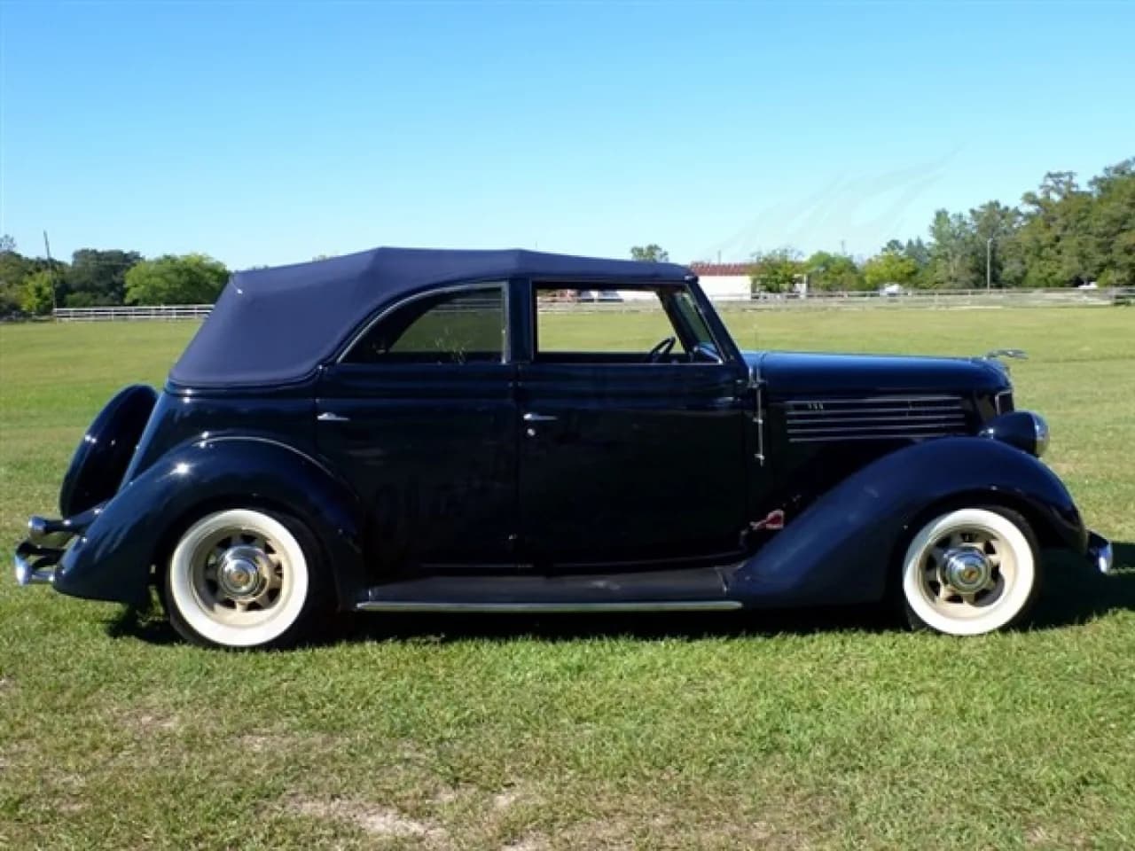 1936 Ford Sedan - Thumbnail 6
