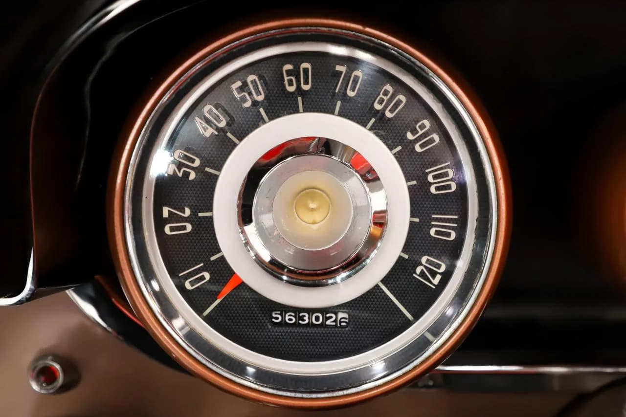 1957 Chrysler New Yorker - Thumbnail 2