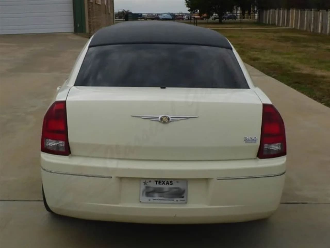 2006 Chrysler 300 Touring Limousine - Thumbnail 3