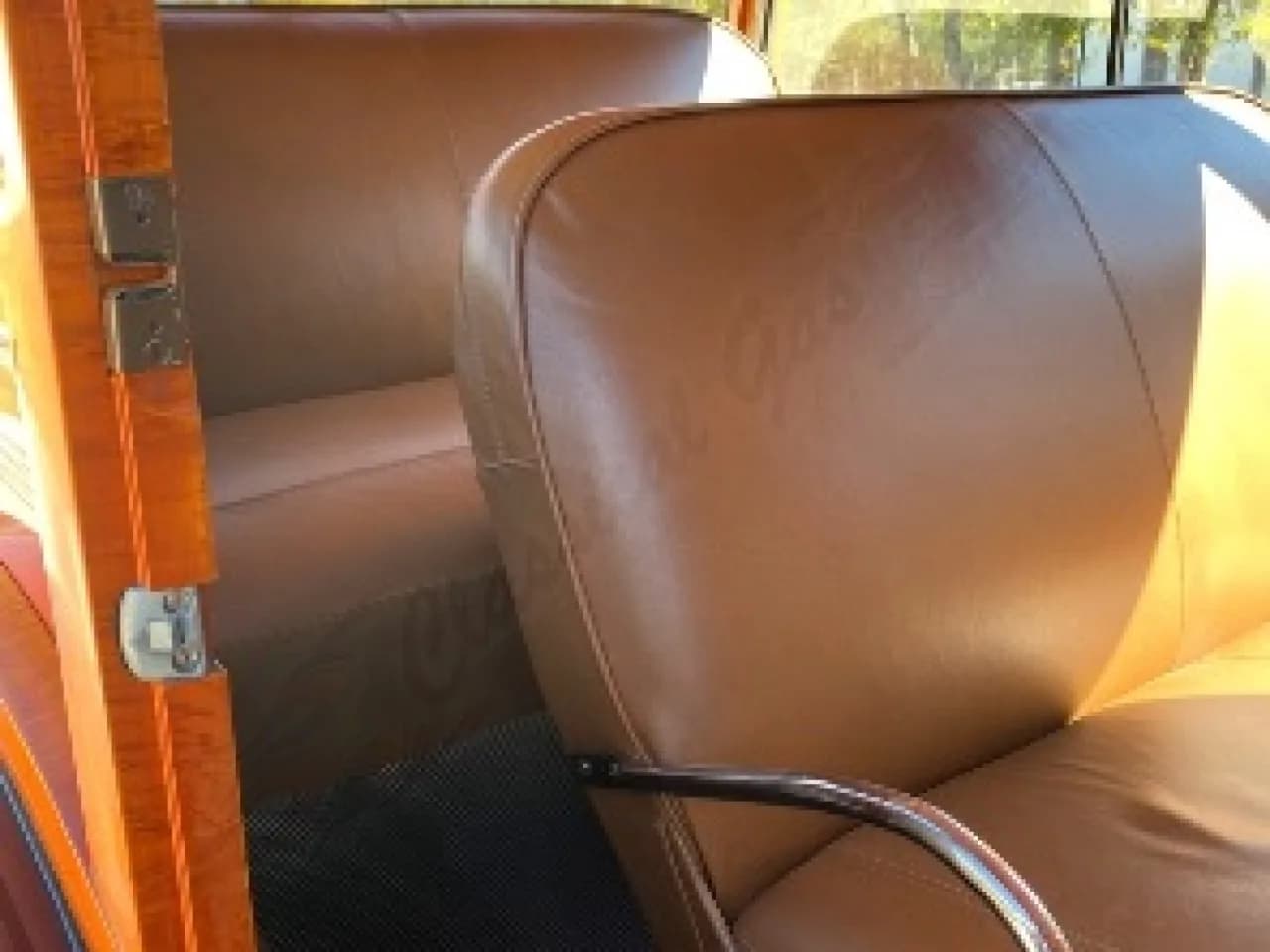 1940 Ford Deluxe Woodie - Thumbnail 2