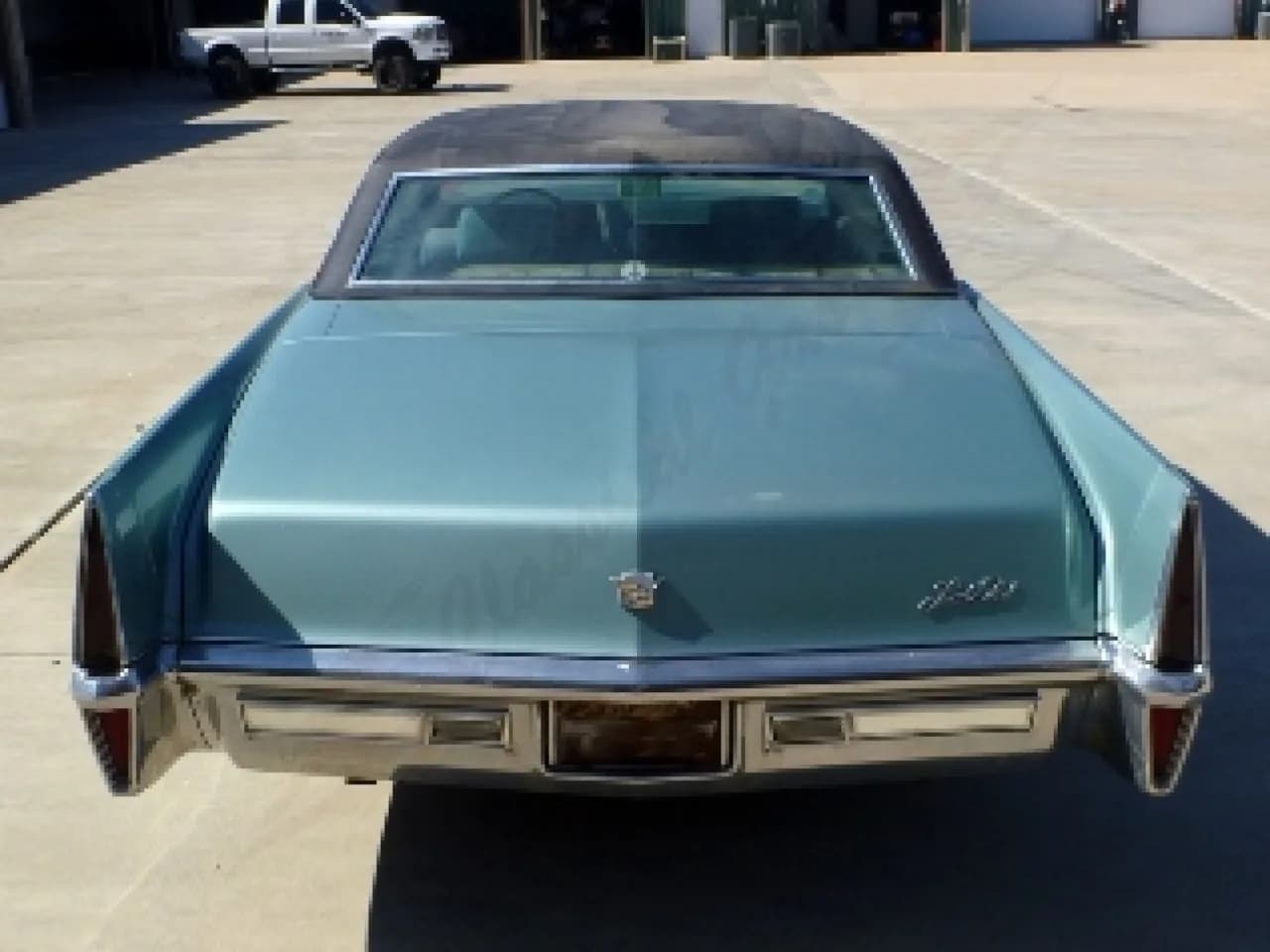 1970 Cadillac DeVille - Thumbnail 4