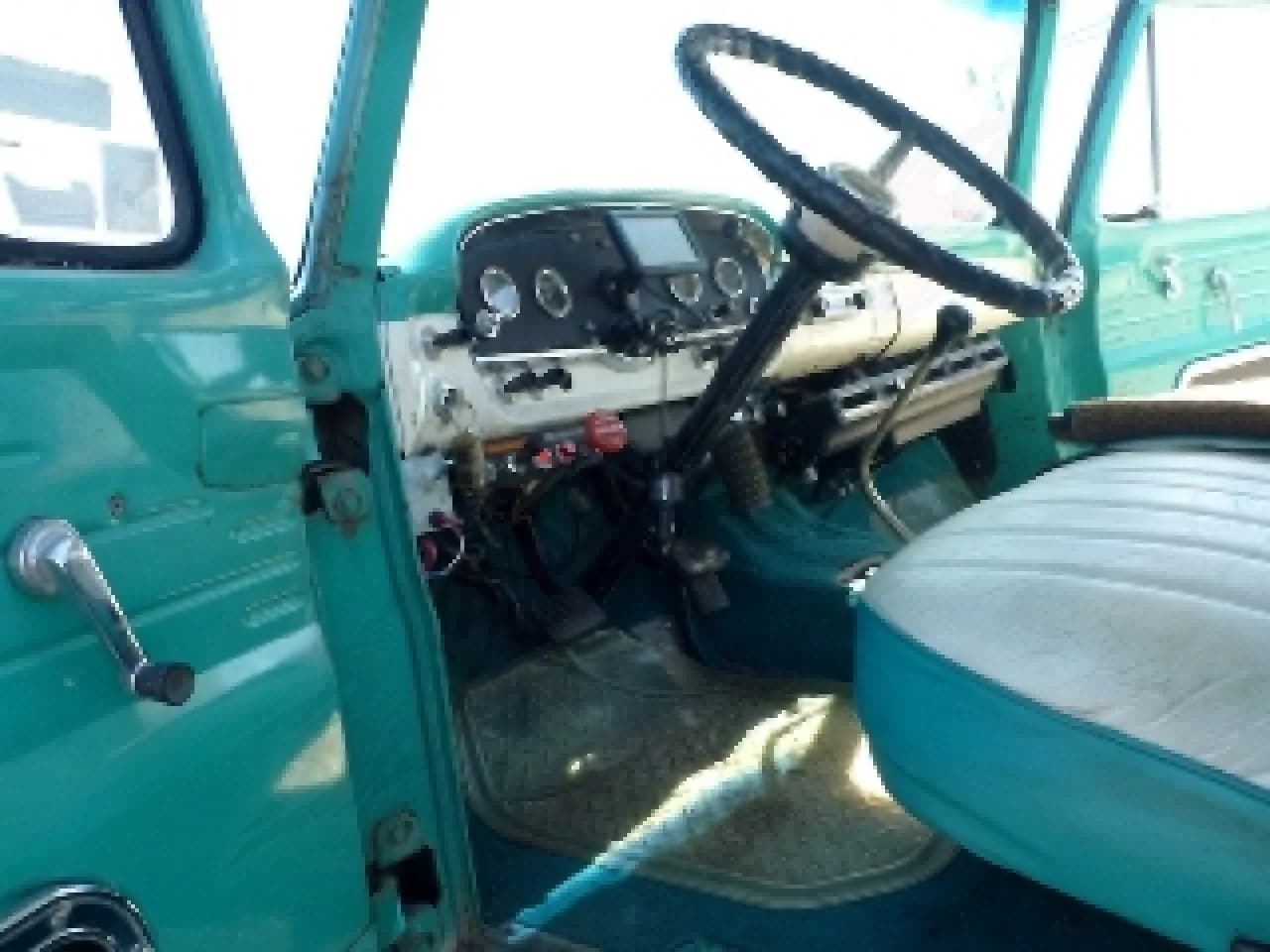 1965 Ford N600 Rollback Wrecker - Thumbnail 7