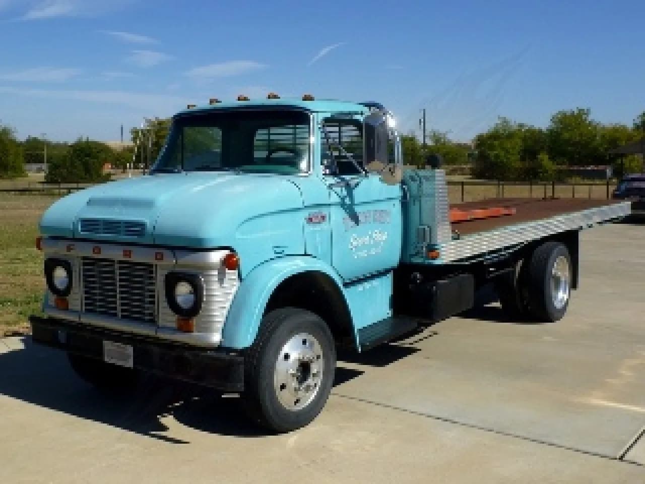 1965 Ford N600 Rollback Wrecker - Thumbnail 2