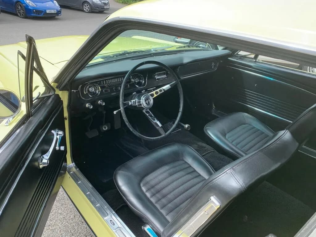 1965 Ford Mustang 289 V8 manual - Thumbnail 5
