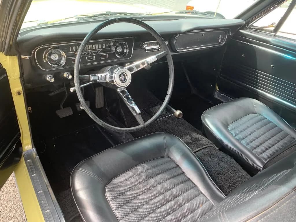 1965 Ford Mustang 289 V8 manual - Thumbnail 6