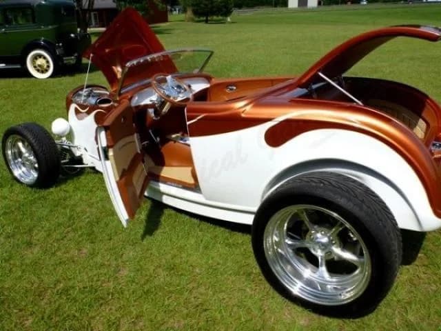 1932 Ford Highboy - Thumbnail 2