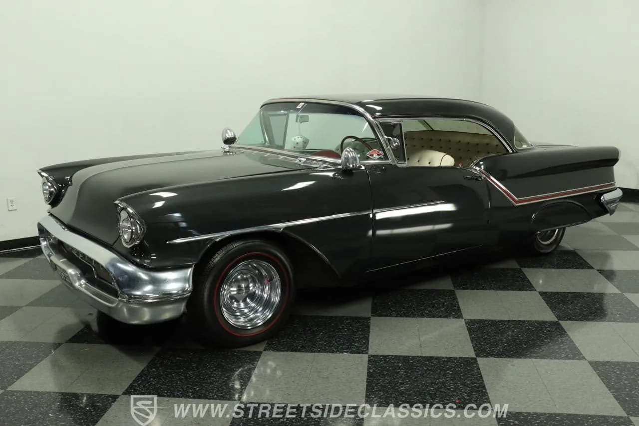 1957 Oldsmobile Super 88 - Thumbnail 6