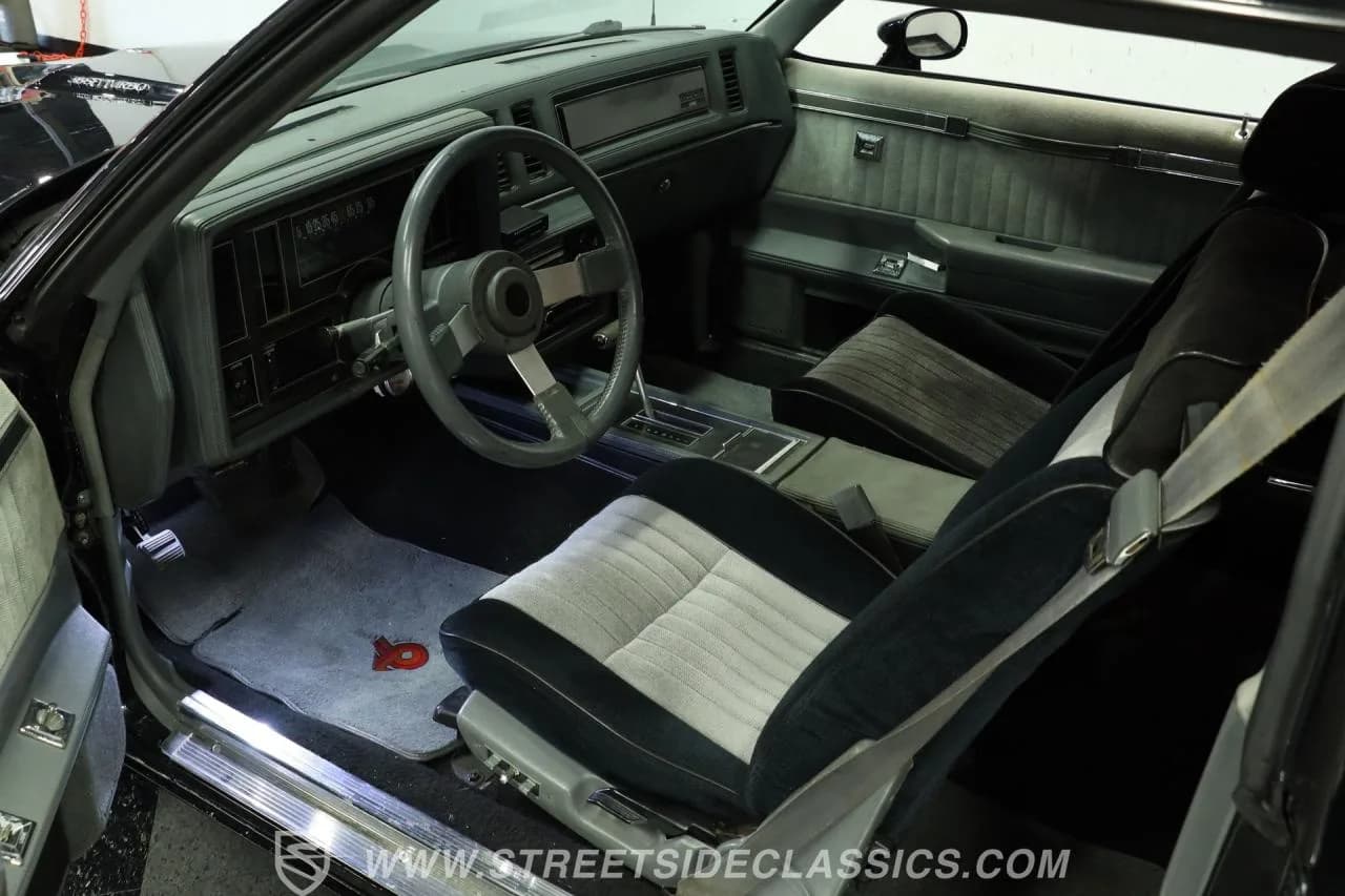 1986 Buick Grand National - Thumbnail 4