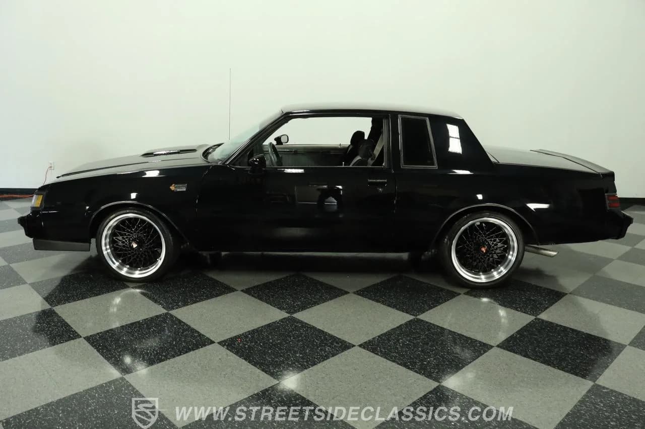 1986 Buick Grand National - Thumbnail 2