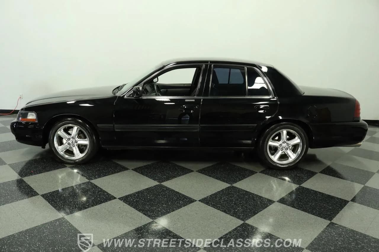 2003 Mercury Marauder - Thumbnail 2