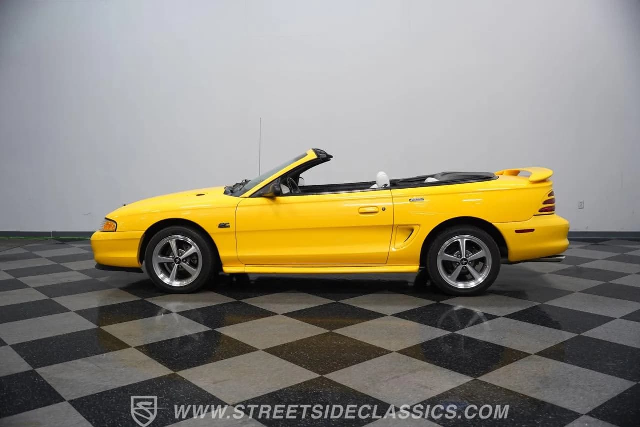 1995 Ford Mustang GT Convertible - Thumbnail 2