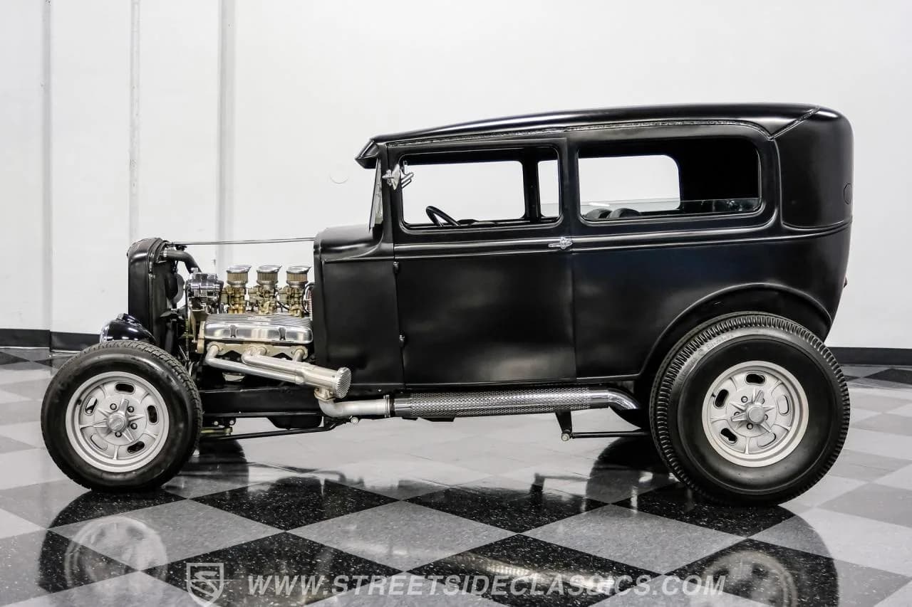 1931 Ford Model A Tudor Sedan Streetrod - Thumbnail 2