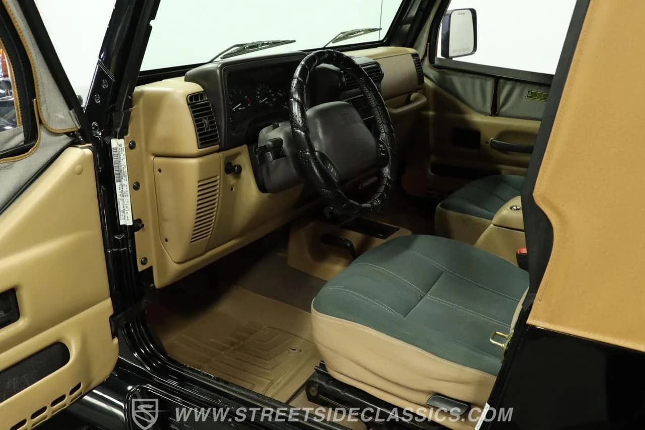 2000 Jeep Wrangler Sahara 4x4 - Thumbnail 4