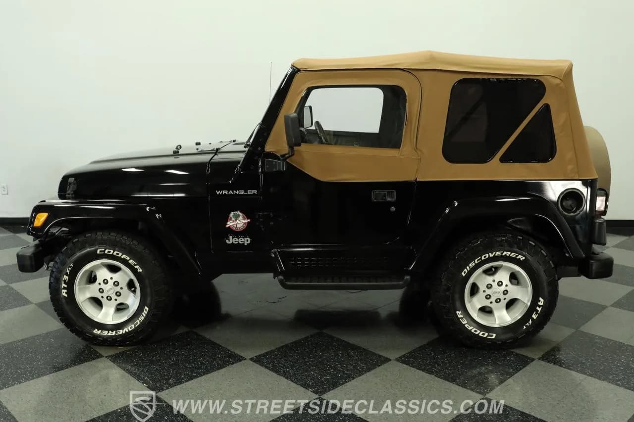 2000 Jeep Wrangler Sahara 4x4 - Thumbnail 2