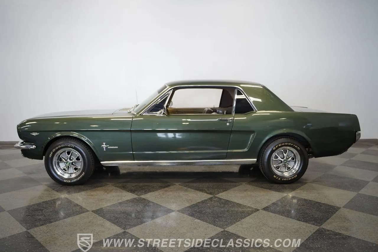 1965 Ford Mustang - Thumbnail 3