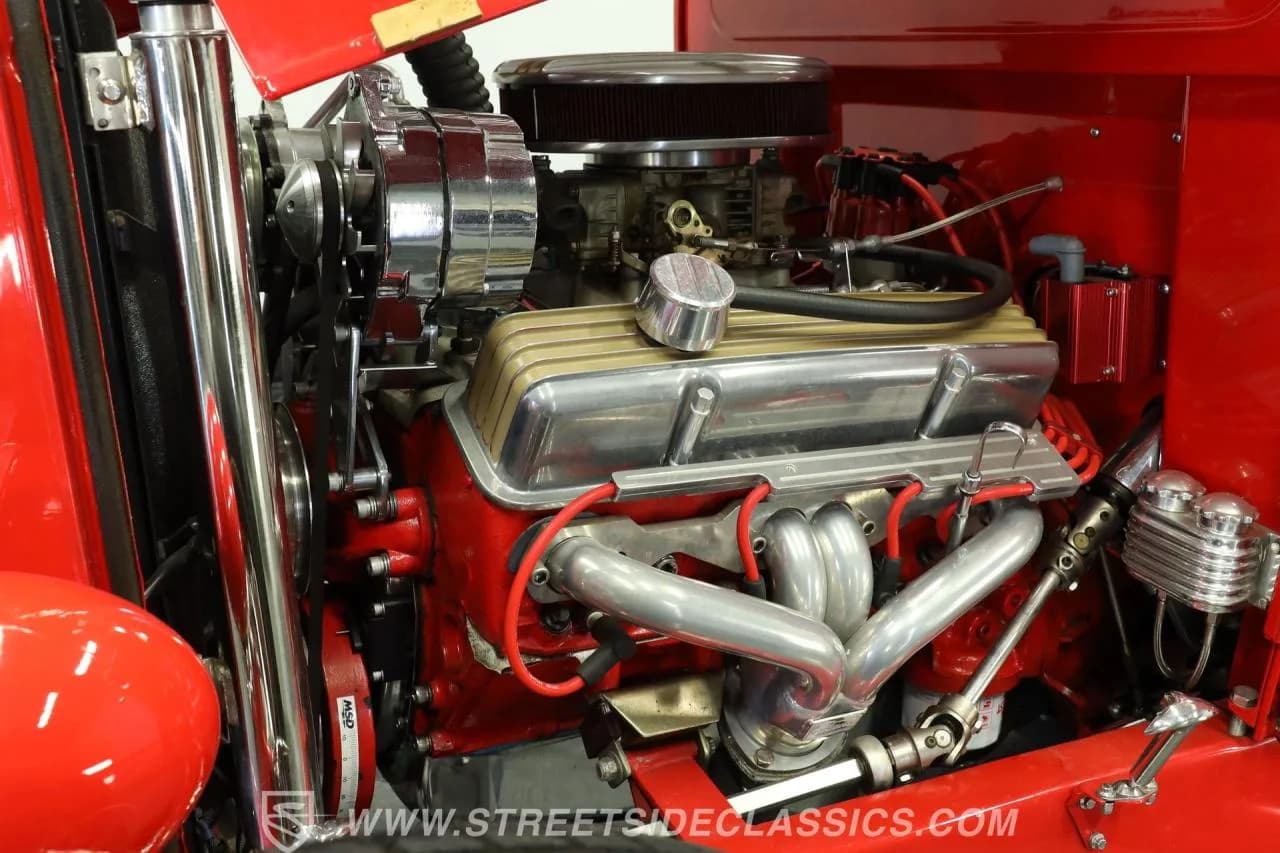 1932 Ford Tudor Streetrod - Thumbnail 3