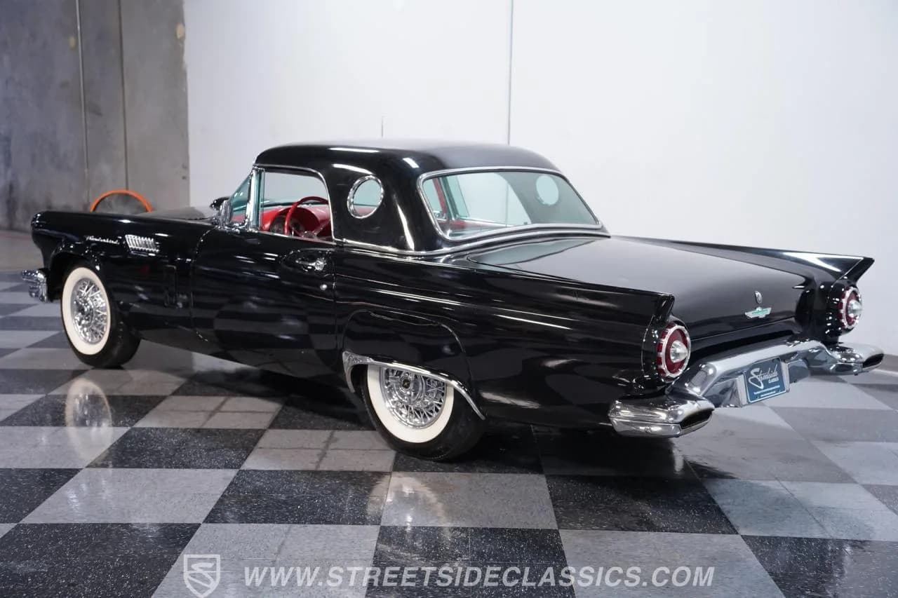 1957 Ford Thunderbird - Thumbnail 7