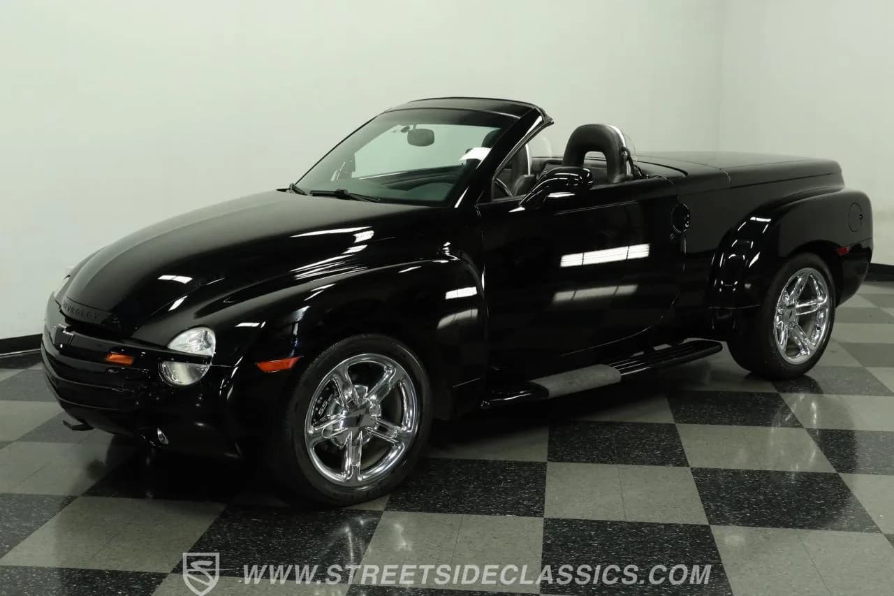 2004 Chevrolet SSR - Thumbnail 6