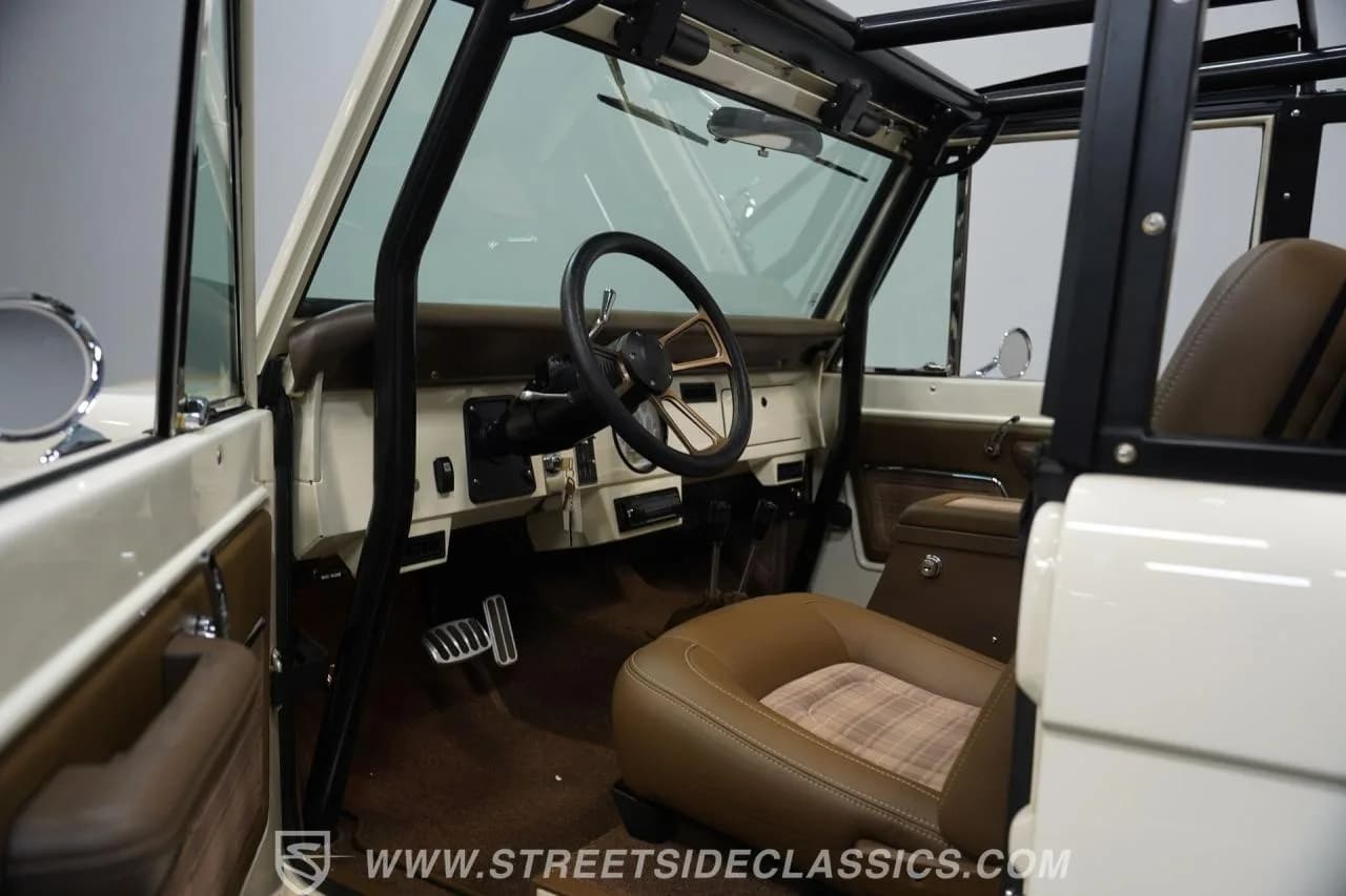 1967 Ford Bronco 4x4 Restomod - Thumbnail 4