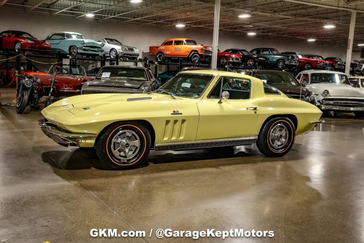 1966 Chevrolet Corvette - Thumbnail 4