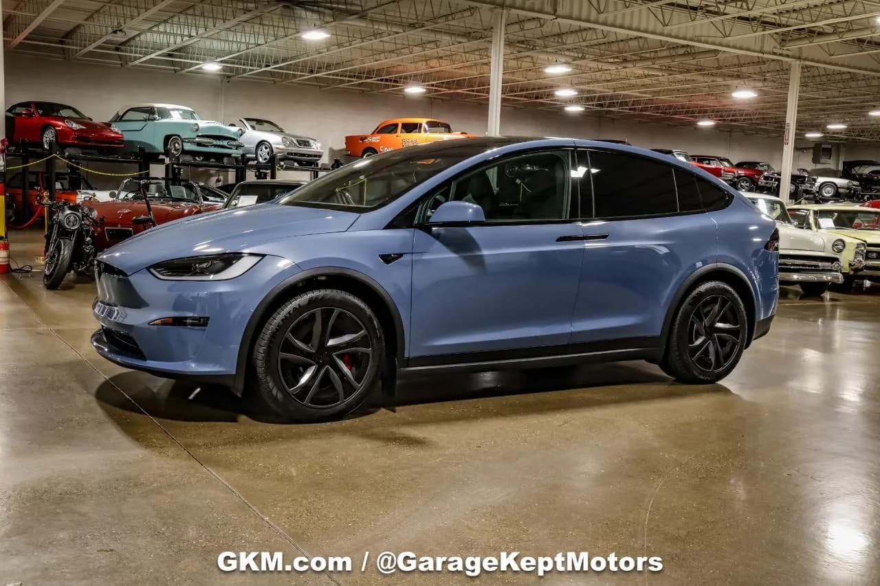 2026 Tesla Model X - Thumbnail 4