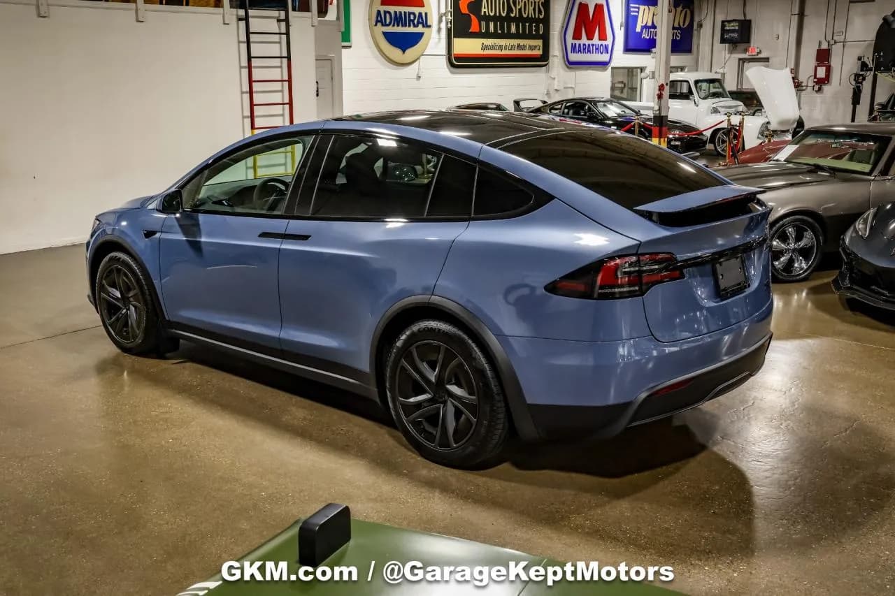 2026 Tesla Model X - Thumbnail 6