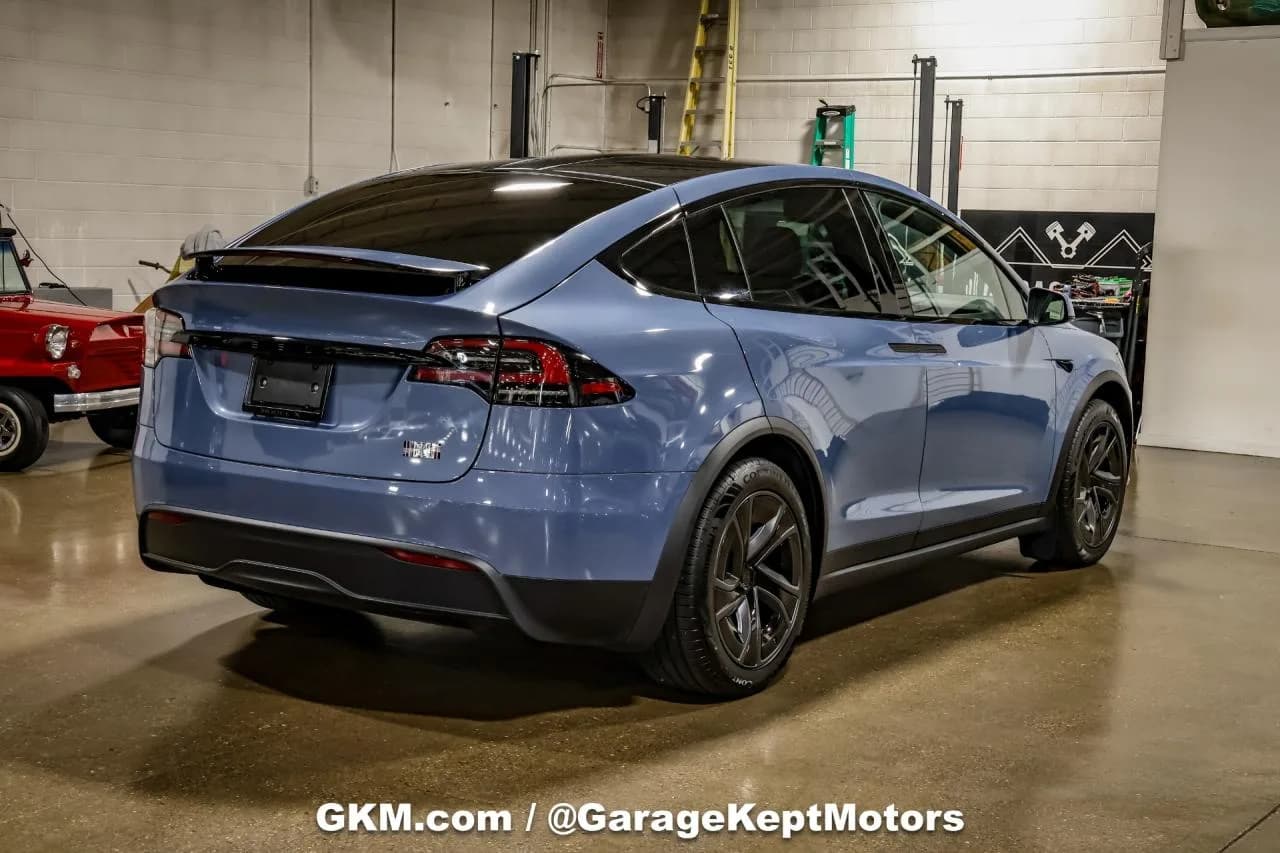 2026 Tesla Model X - Thumbnail 8